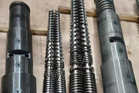 塑料擠出機(jī)機(jī)筒螺桿發(fā)貨前，廠家需要做哪些工作？
